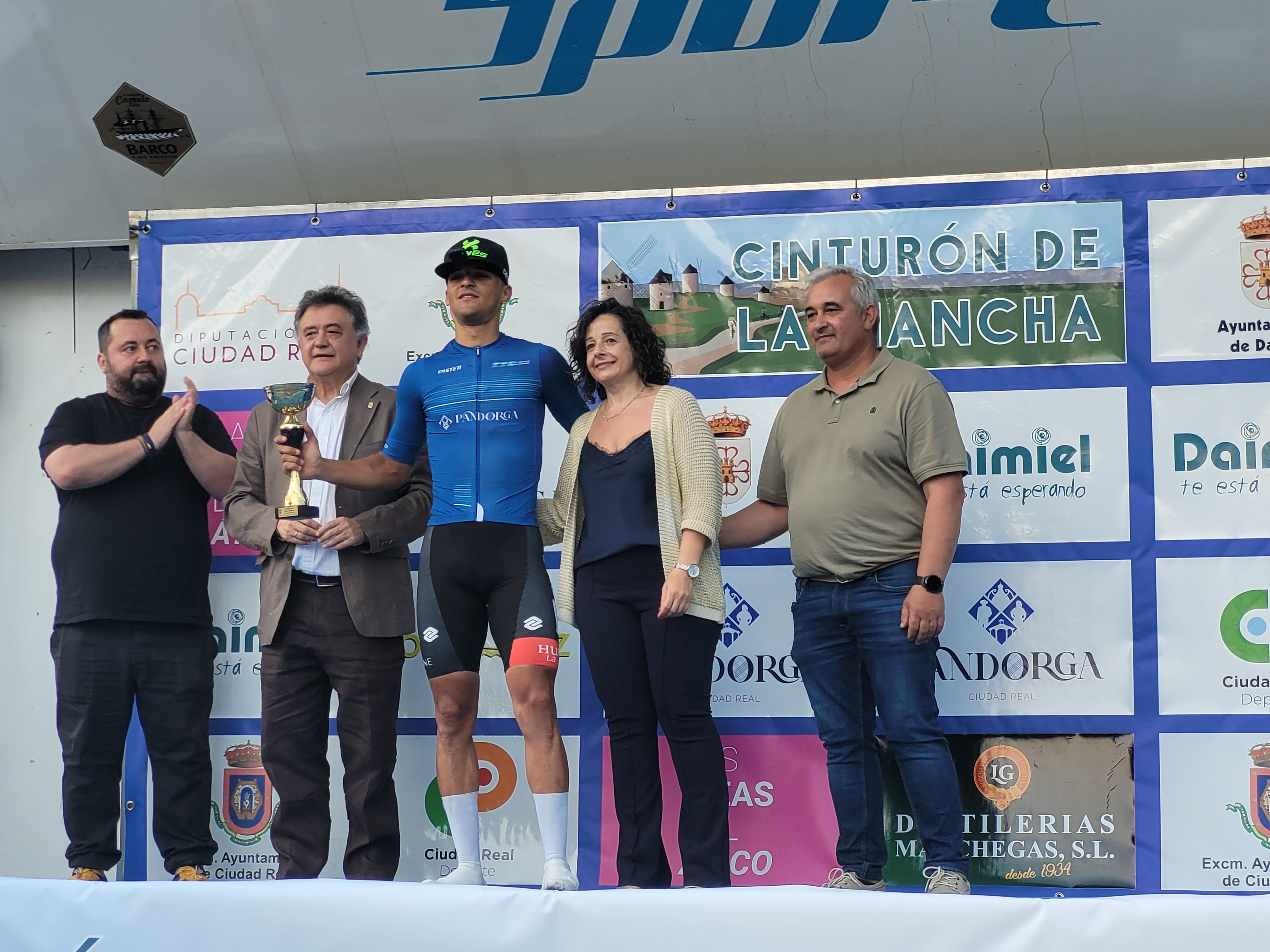 Kevin González Franco, del equipo Torres Sobato, logró imponerse tras casi tres horas de competición.