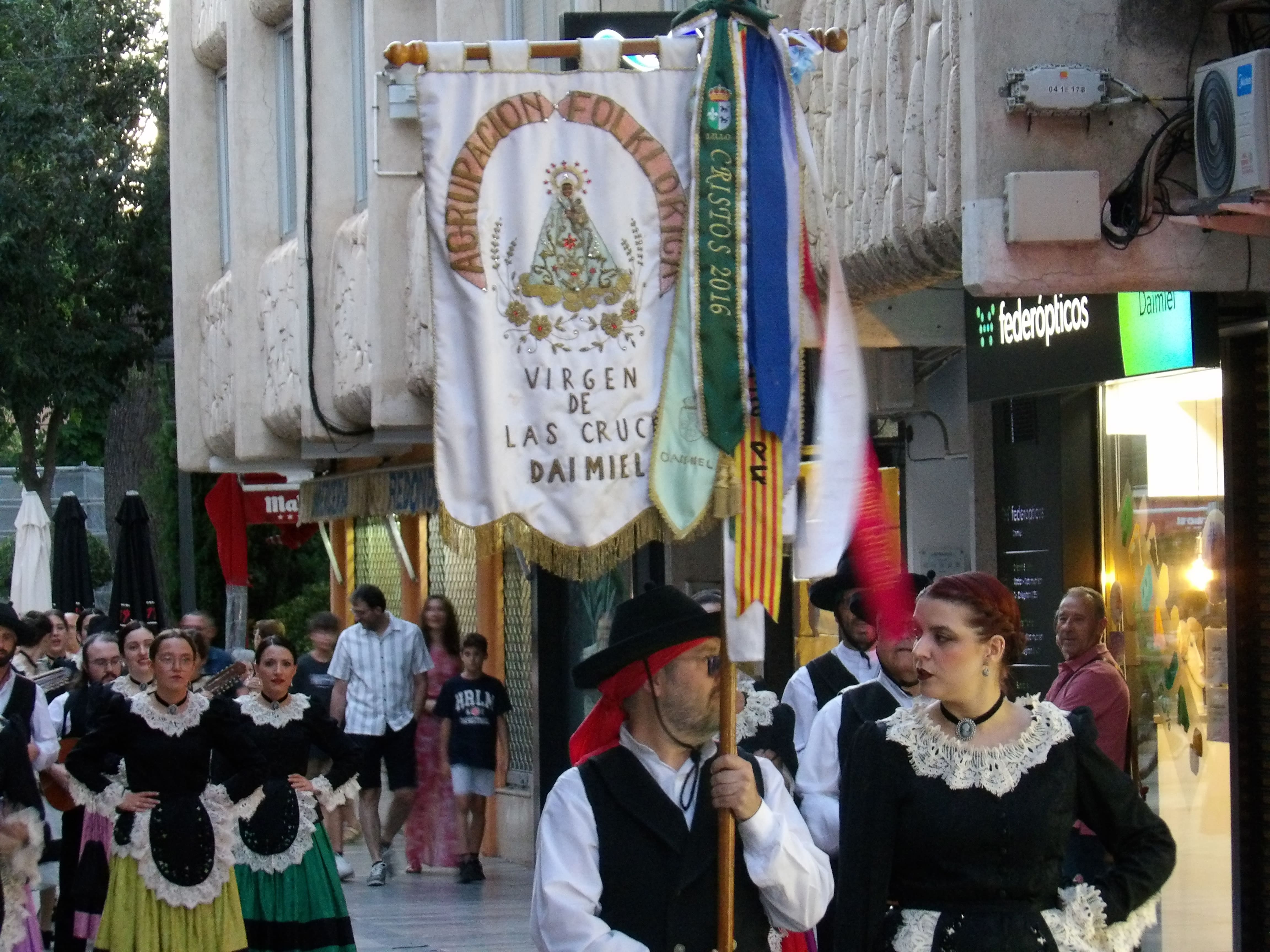 Banderín asociación folklórica Virgen de las Cruces