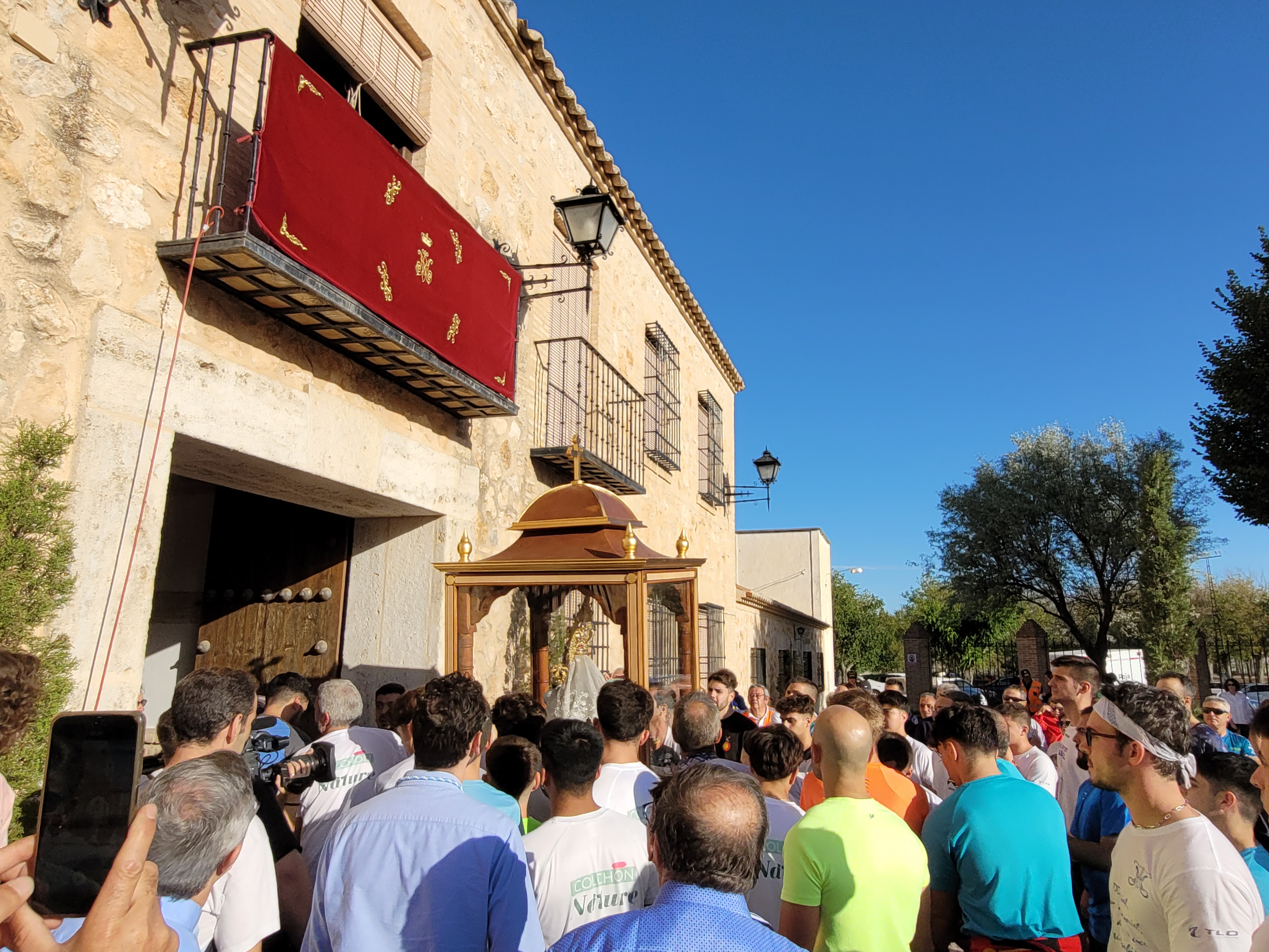 Multitud de personas acompañaron a la Patrona.