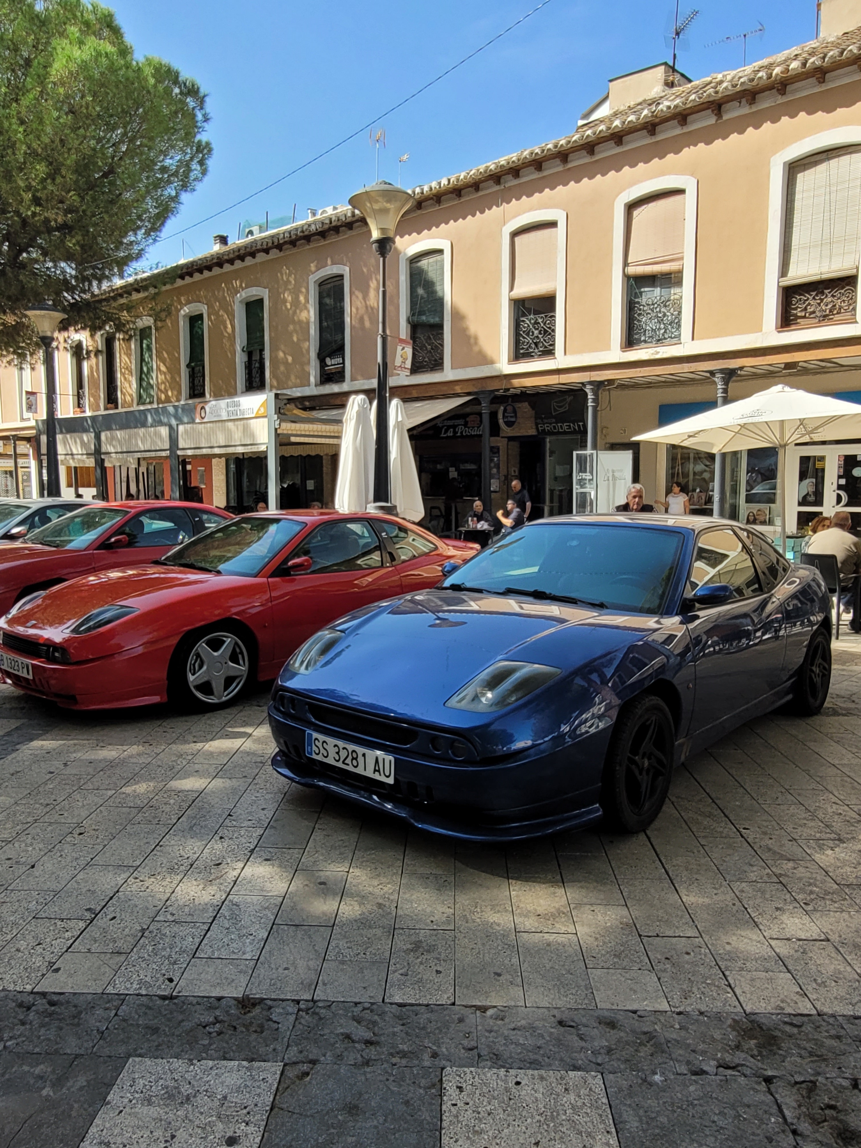 Coches antiguos en la Plaza de España.