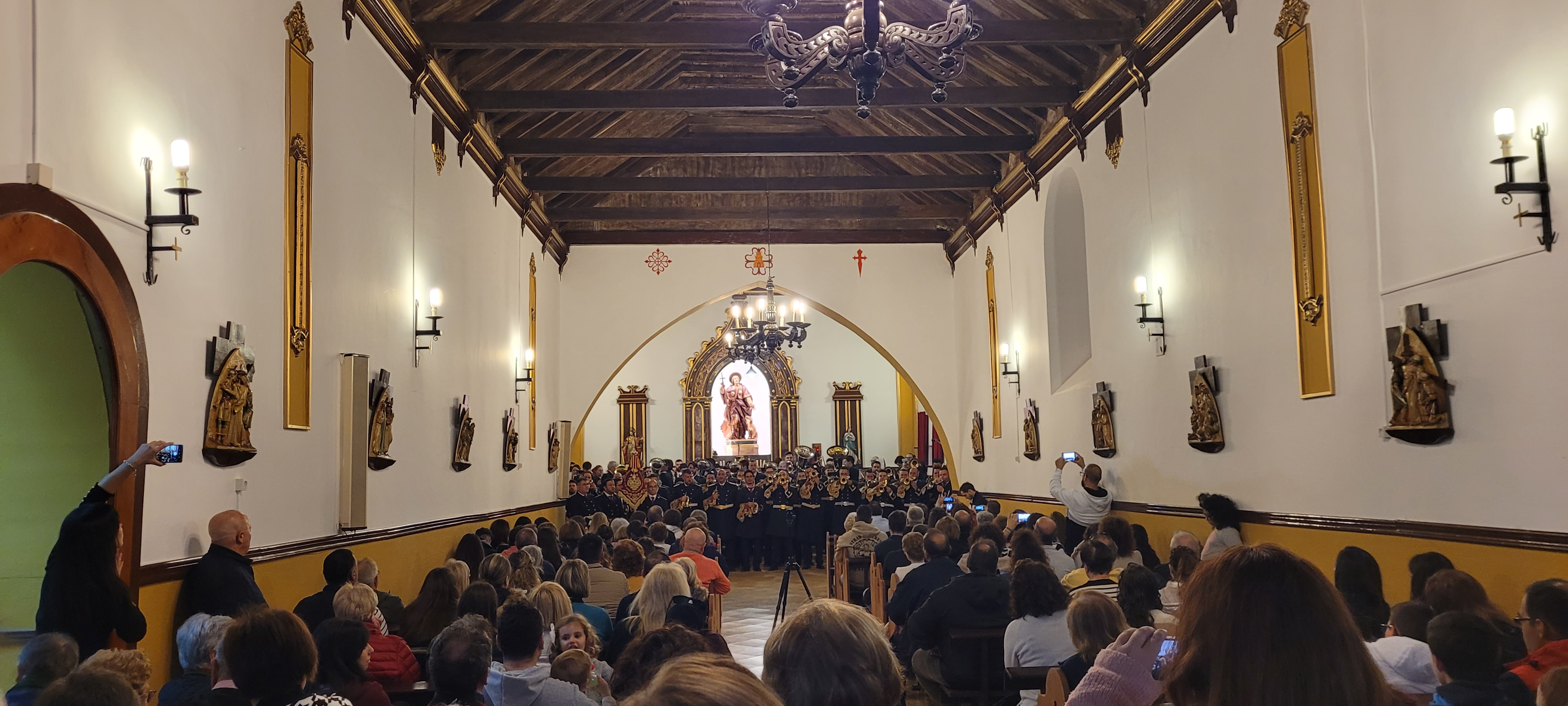 Banda de Cornetas y Tambores del Santísimo Cristo de la Columna.