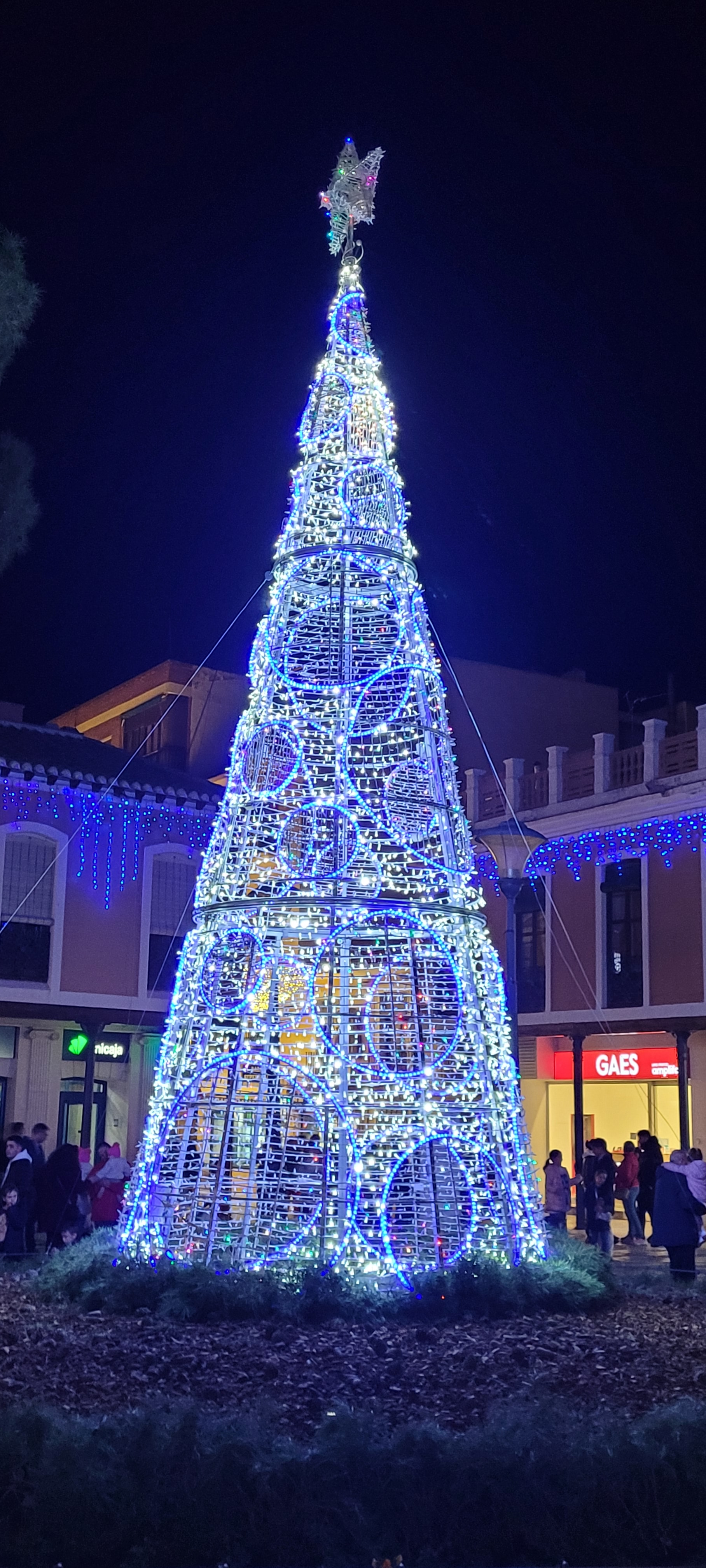 Árbol de Navidad en la Plaza de España.