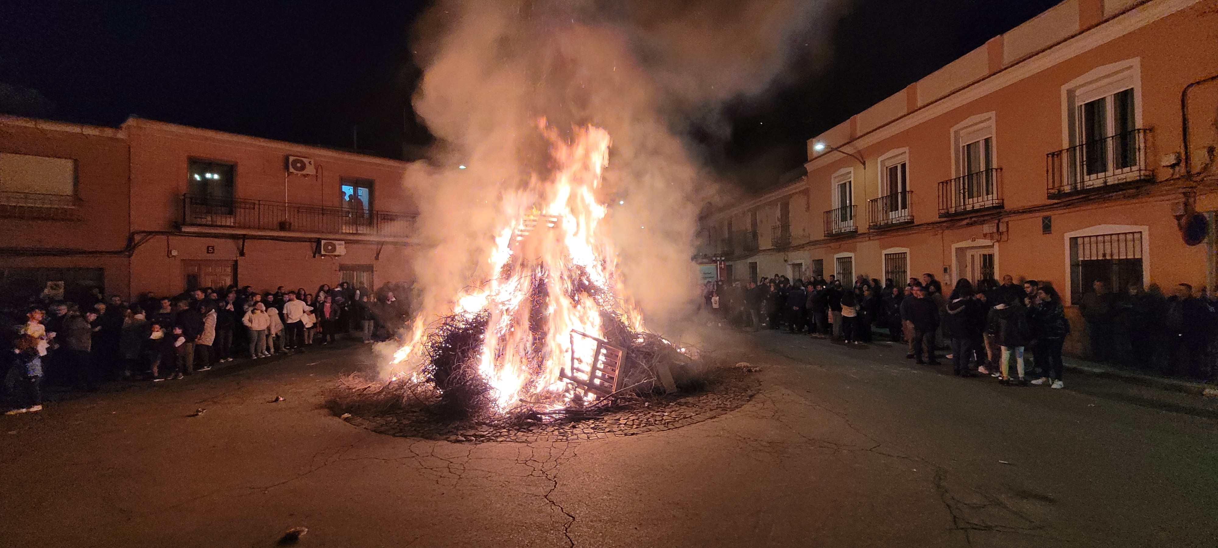 La hoguera se prendió el viernes.