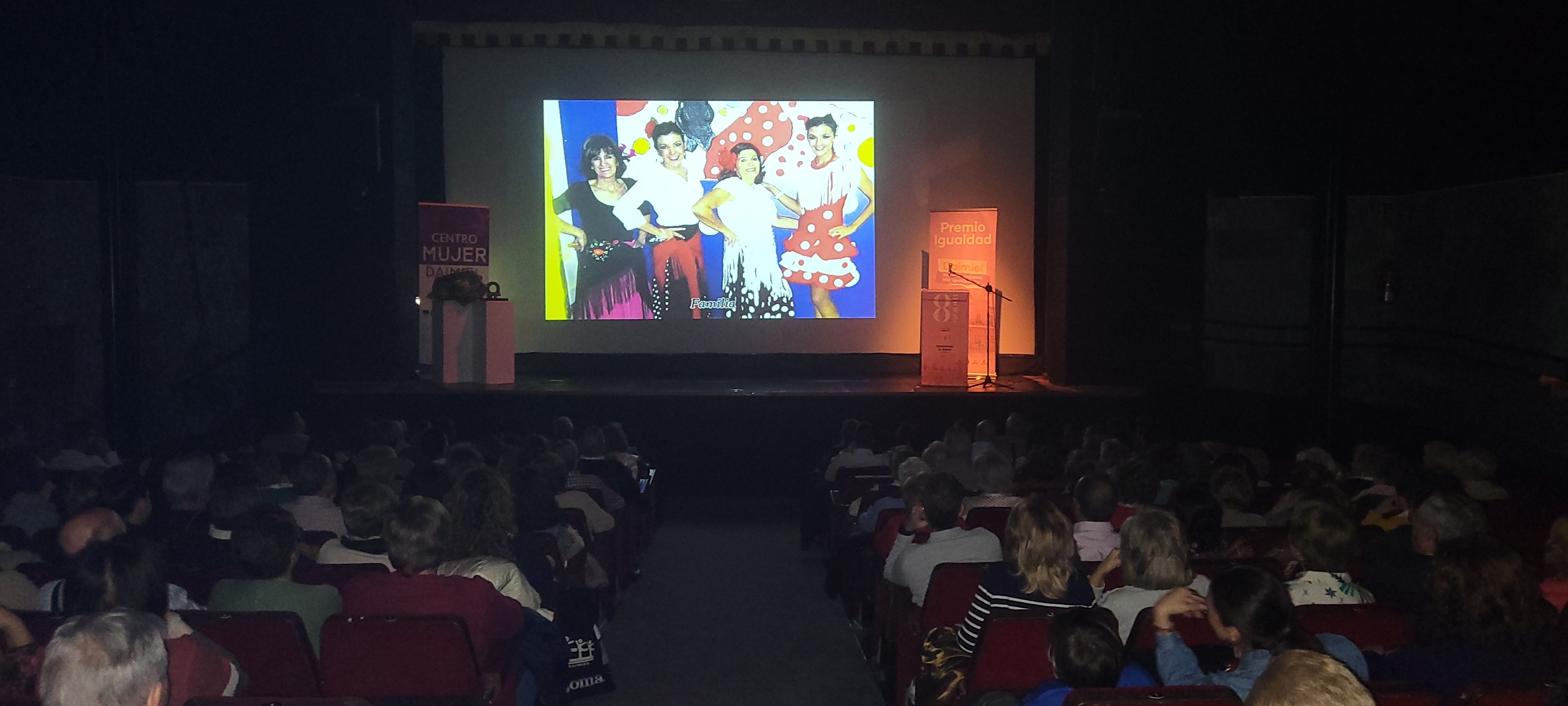 La gala tuvo lugar en el Teatro Ayala.