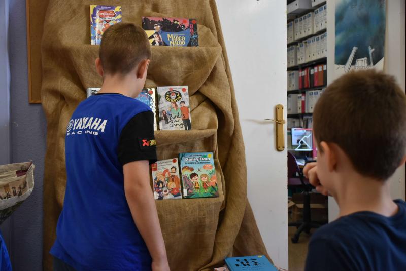 Participantes en la Biblioteca 