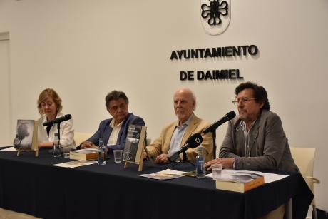 Josefina Villegas, Leopoldo Sierra, Miguel Galanes y Matías Barchino en el acto 